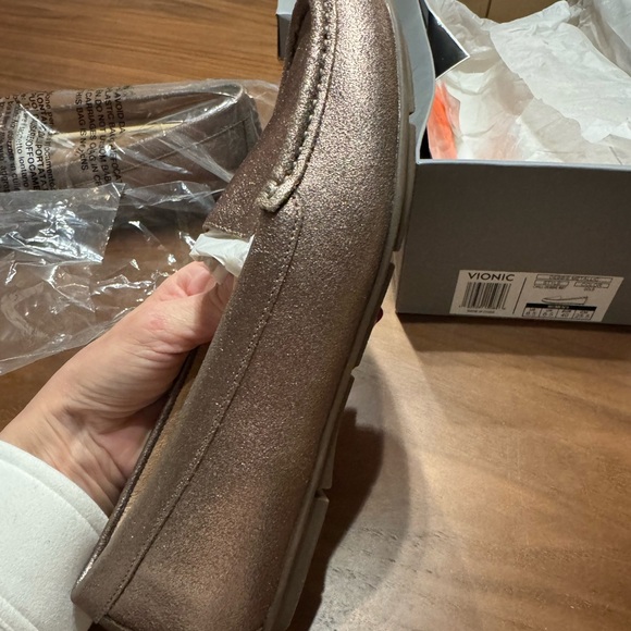 Vionic Women's Debbie Metallic Gold Loafers- 8.5, NIB - Picture 3 of 7